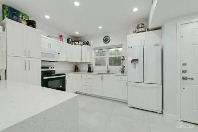 OCEAN CLUB 2BED/2.5BATH CONDO