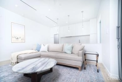 1 BED ONE CANAL POINT
