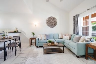 CHARMING & CENTRALLY LOCATED SOUTH COVE IN SOUTH SOUND