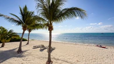 BEACHFRONT CONDO THE CLUB LITTLE CAYMAN