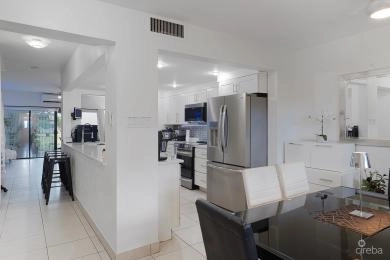 LIME TREE BAY TOWNHOUSE 2 BED 2.5 BATH SMB CORRIDOR
