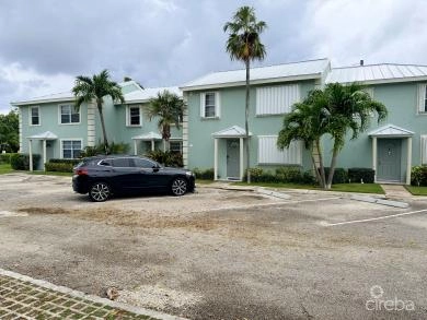 TROPICAL HAVEN - REMODELED 3 BEDROOM CONDO!