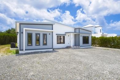 MODERN 3 BED, 3 BATH SINGLE FAMILY HOME. WITH BONUS OFFICE/DEN.
